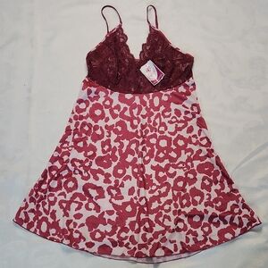 Chic Lace and Animal Print Chemise